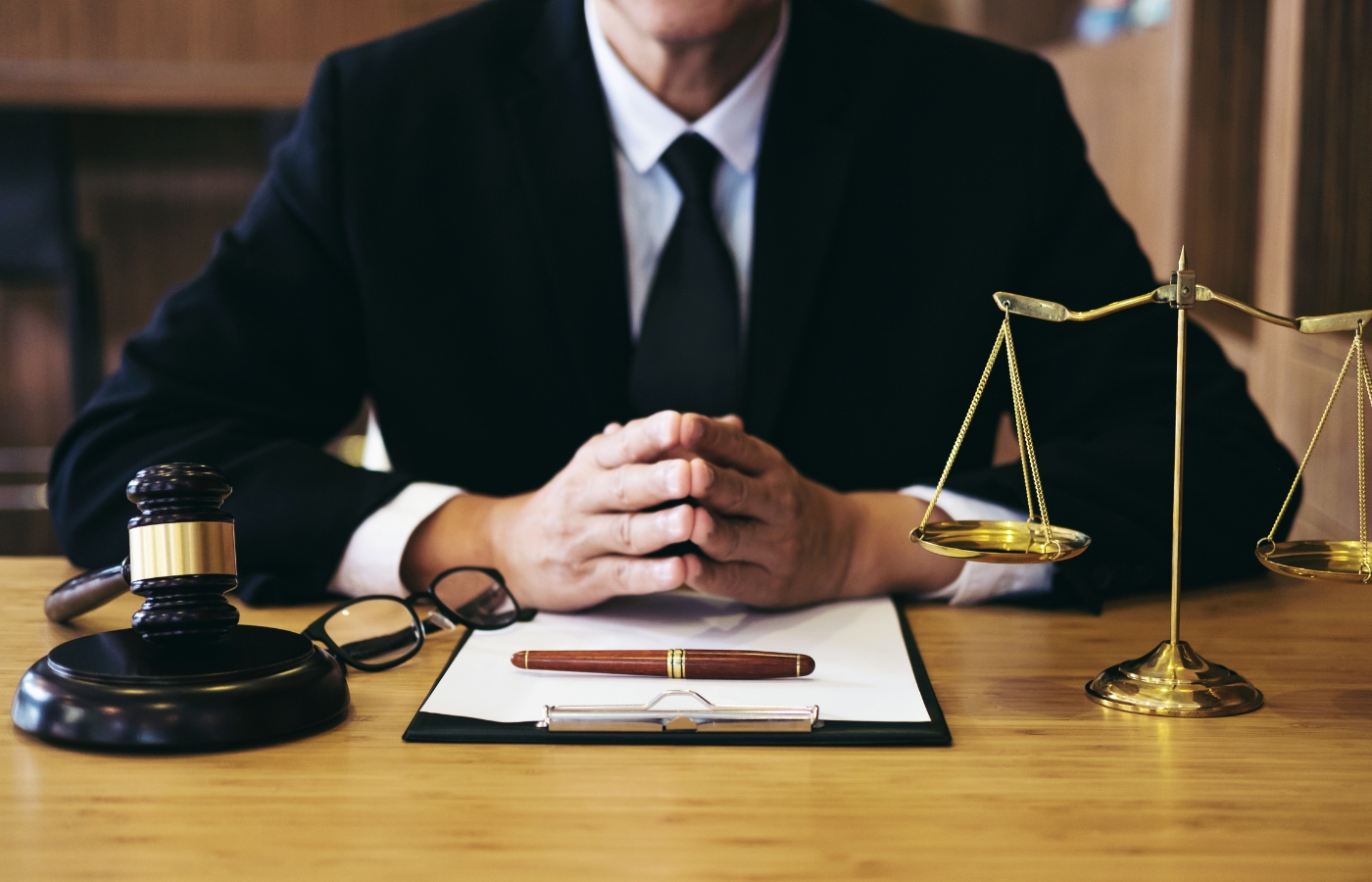 Comment régulariser sa situation administrative en France